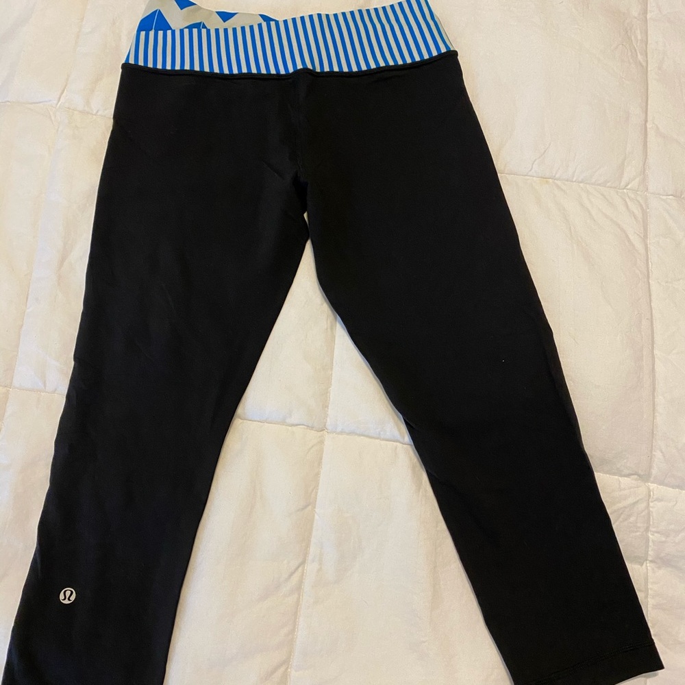 Lululemon crops size 6